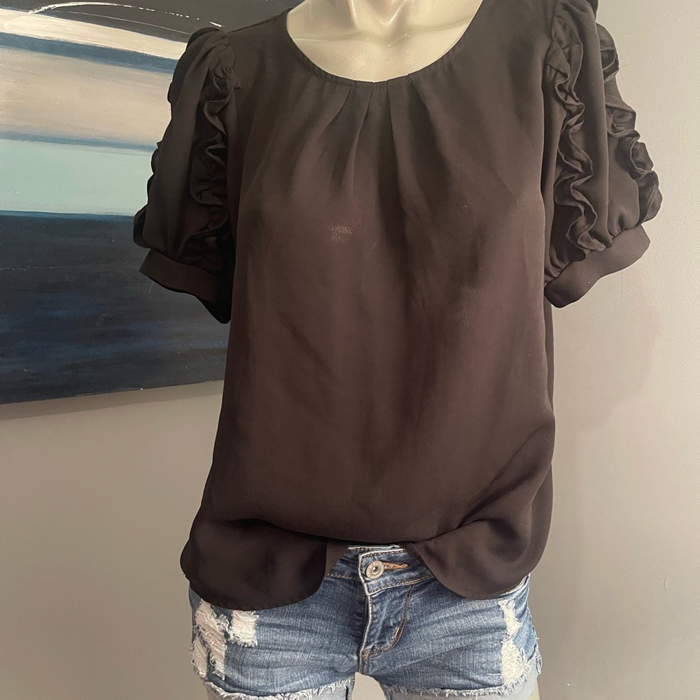 Trendy Black Ruffle Sleeve Blouse Sz. Small NWOT - Picture 3 of 12